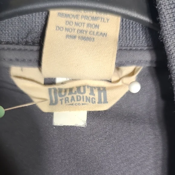 Duluth Trading Co Gray Quilted Vest with Two-Tone Design - Picture 2 of 8